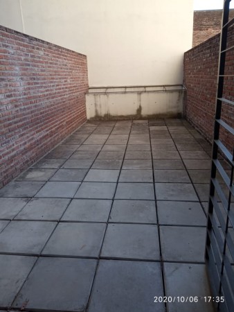 VENTA MONOAMBIENTE CON PATIO - ZONA  CENTRO