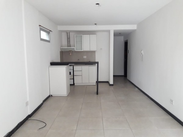 VENTA MONOAMBIENTE CON PATIO - ZONA  CENTRO