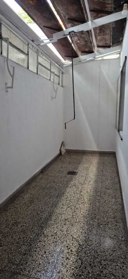 ALQUILER DEPARTAMENTO 2 DORMITORIOS CON PATIO - ABASTO - 