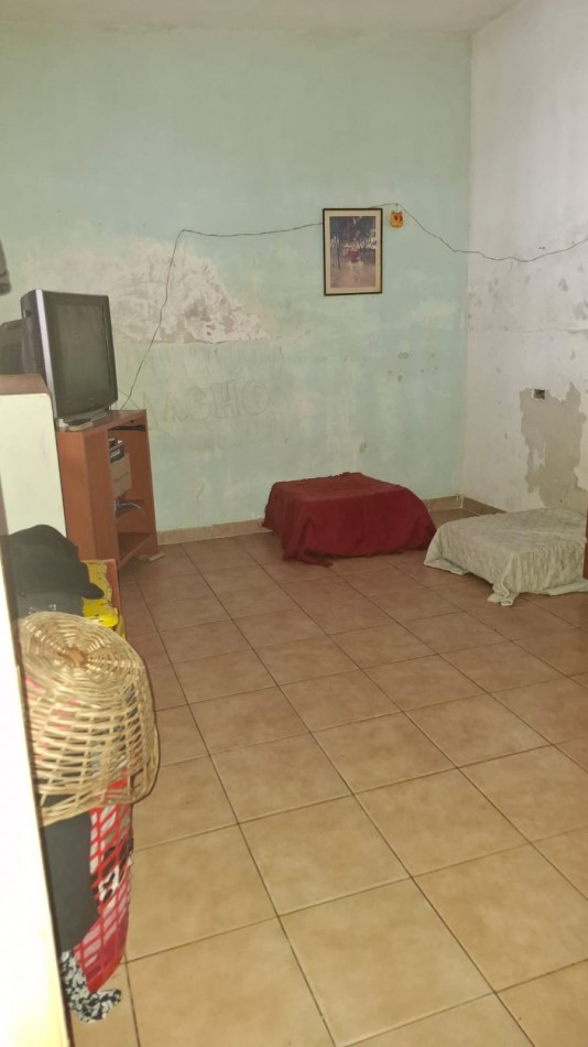 Venta - Propiedad de pasillo a reciclar con gran potencial en Barrio Echesortu. 