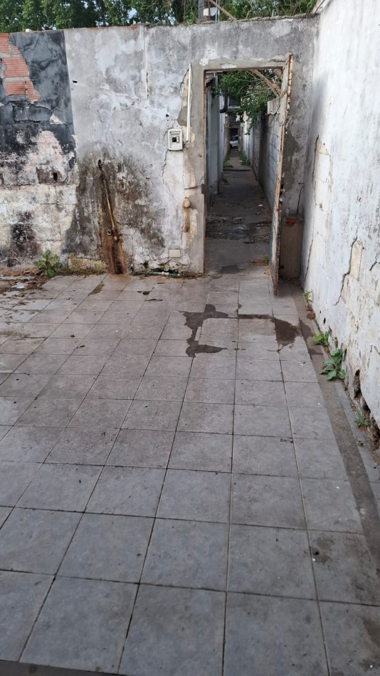 Venta - Propiedad de pasillo a reciclar con gran potencial en Barrio Echesortu. 