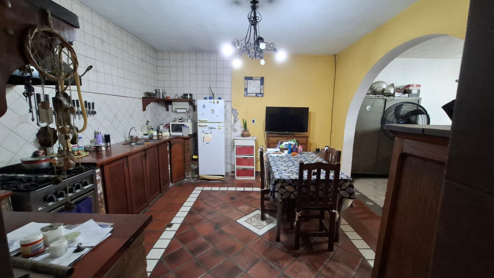 CASA DE 3 DORMITORIOS CON COCHERA Y TERRAZA