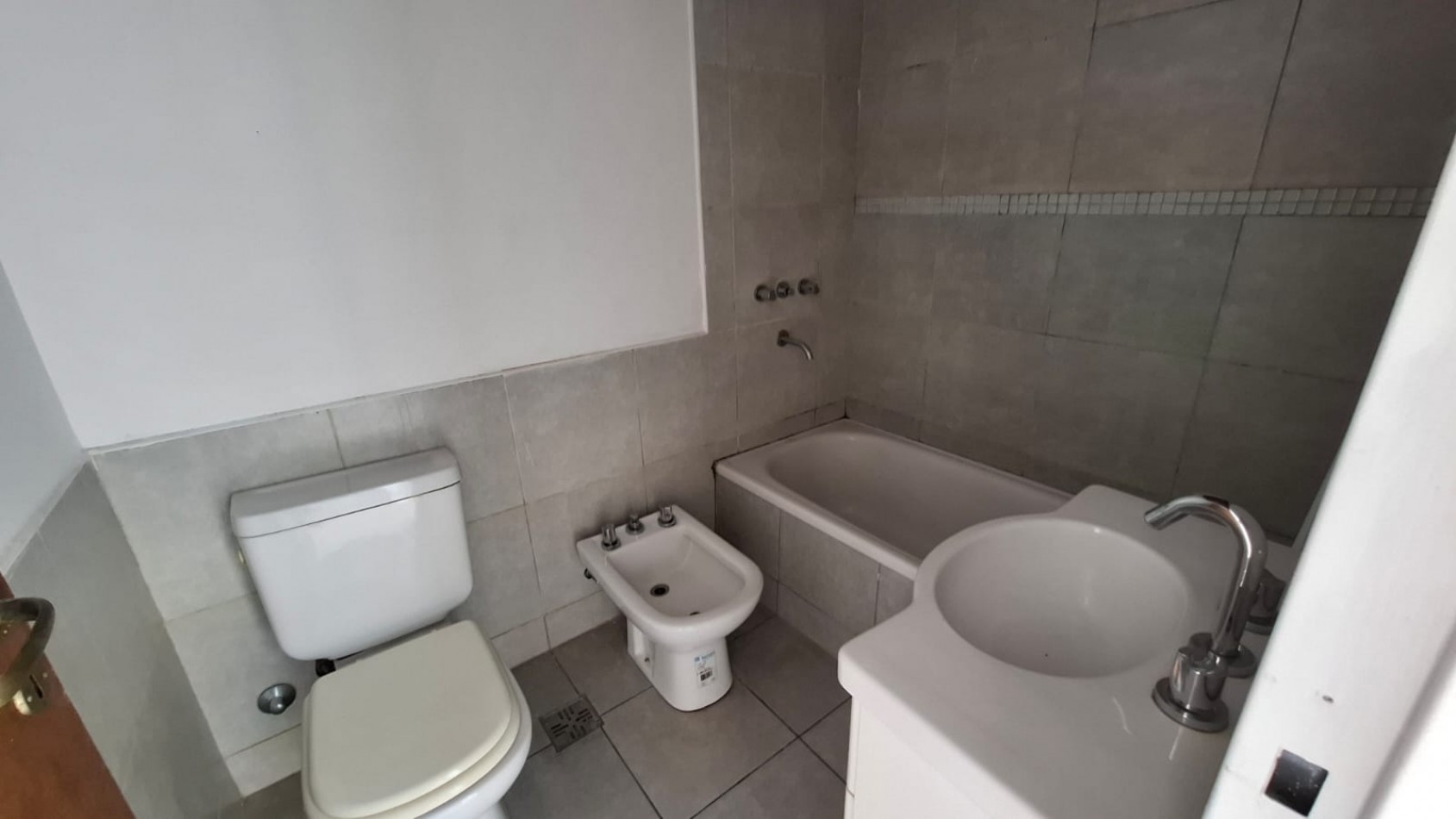 DUPLEX 2 DORMITORIOS EN VENTA  ¡OPORTUNIDAD UNICA EN ECHESORTU!