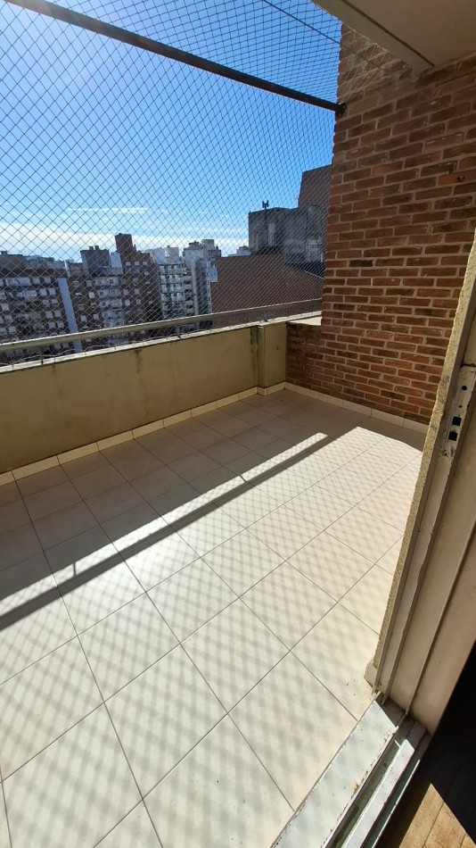 DEPARTAMENTO PISO EXCLUSIVO 3 DORMITORIOS - DOBLE COCHERA - CENTRO