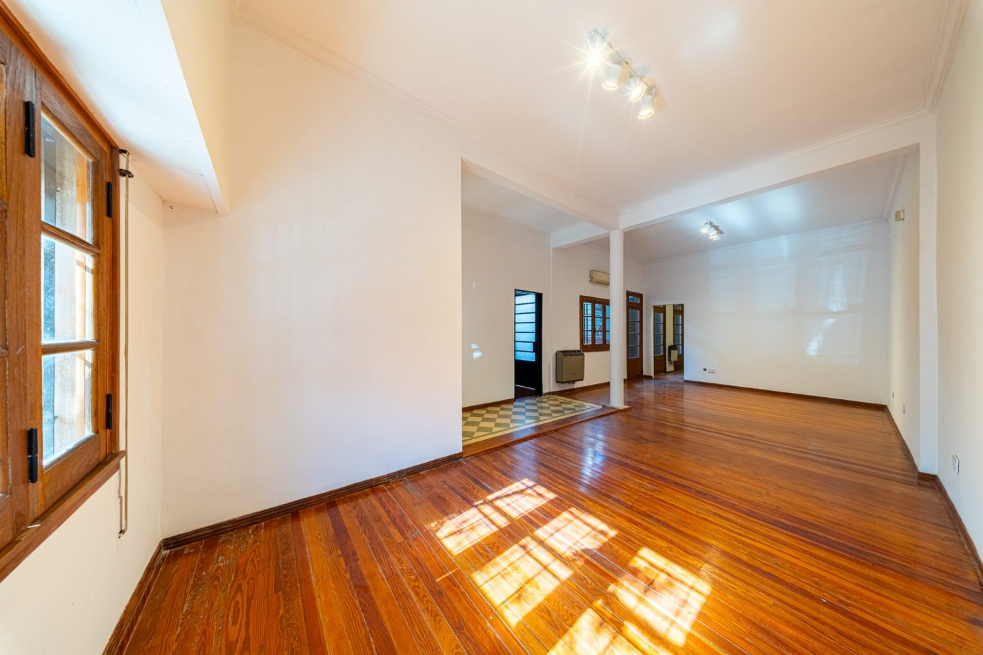 Casa de 3 dormitorios, patio, cochera y terraza con parrillero | Rosario