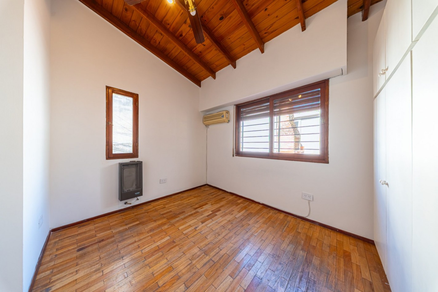 Casa de 3 dormitorios, patio, cochera y terraza con parrillero | Rosario