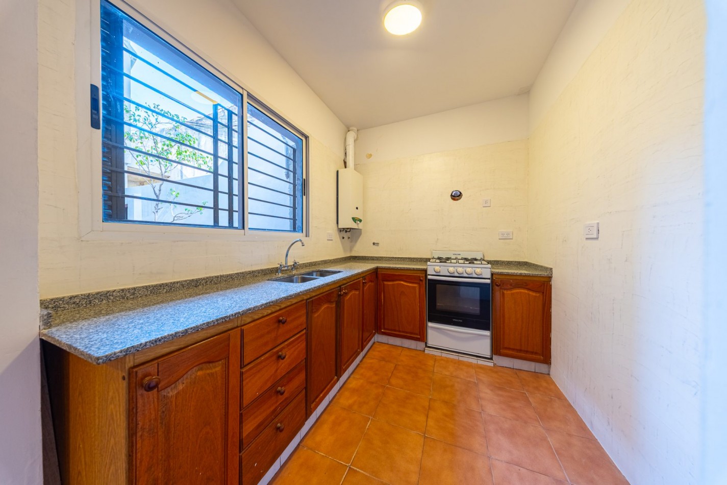 Casa de 3 dormitorios, patio, cochera y terraza con parrillero | Rosario