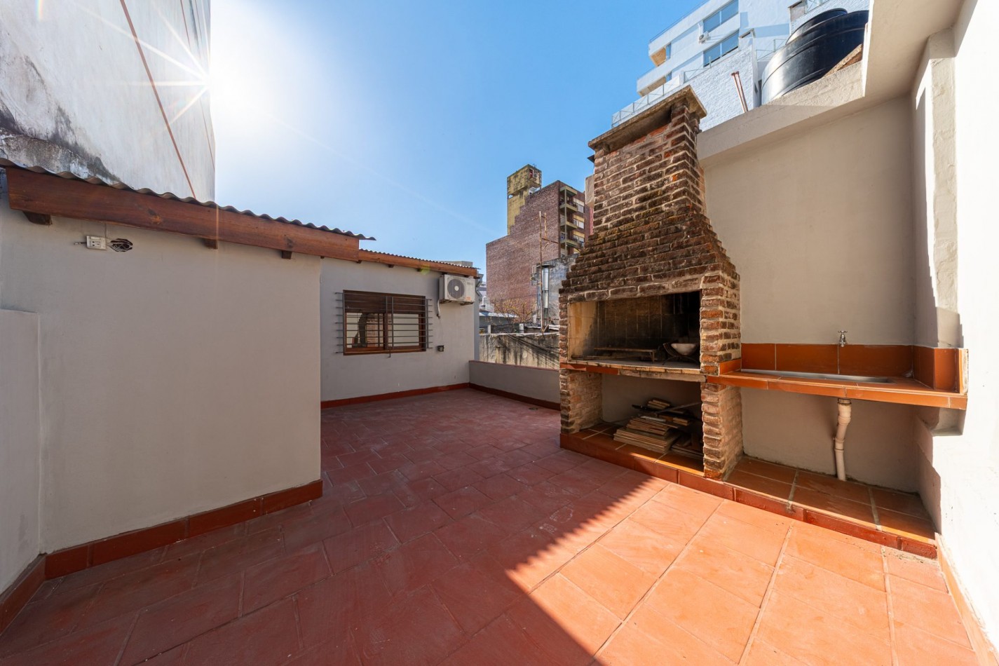 Casa de 3 dormitorios, patio, cochera y terraza con parrillero | Rosario