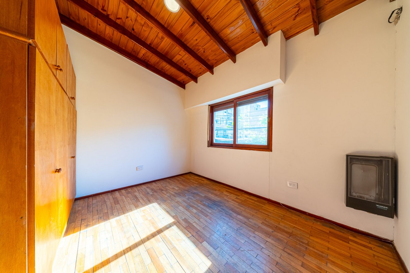 Casa de 3 dormitorios, patio, cochera y terraza con parrillero | Rosario