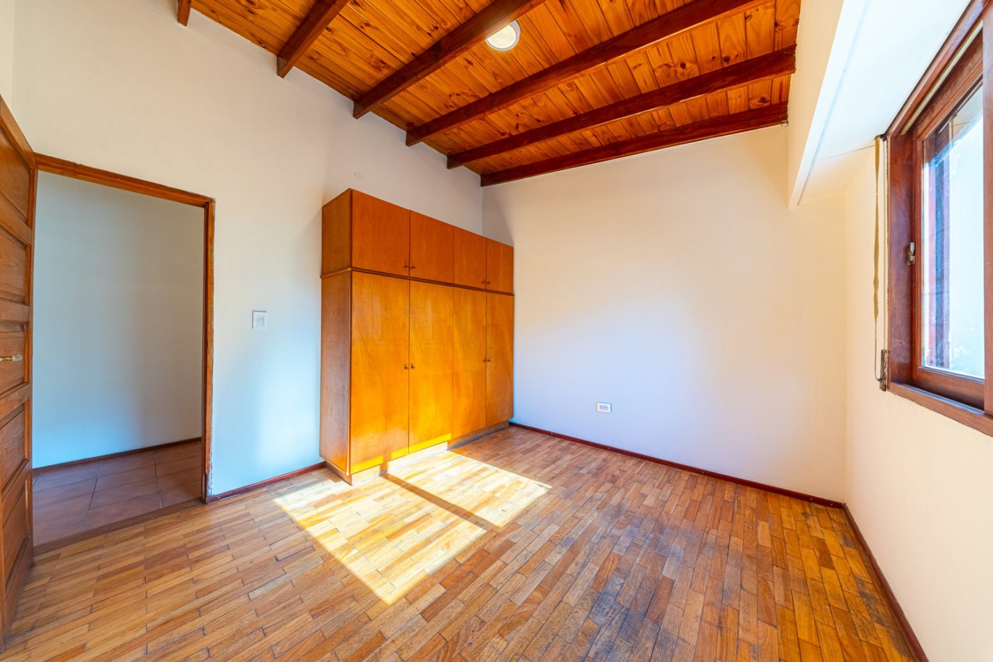 Casa de 3 dormitorios, patio, cochera y terraza con parrillero | Rosario