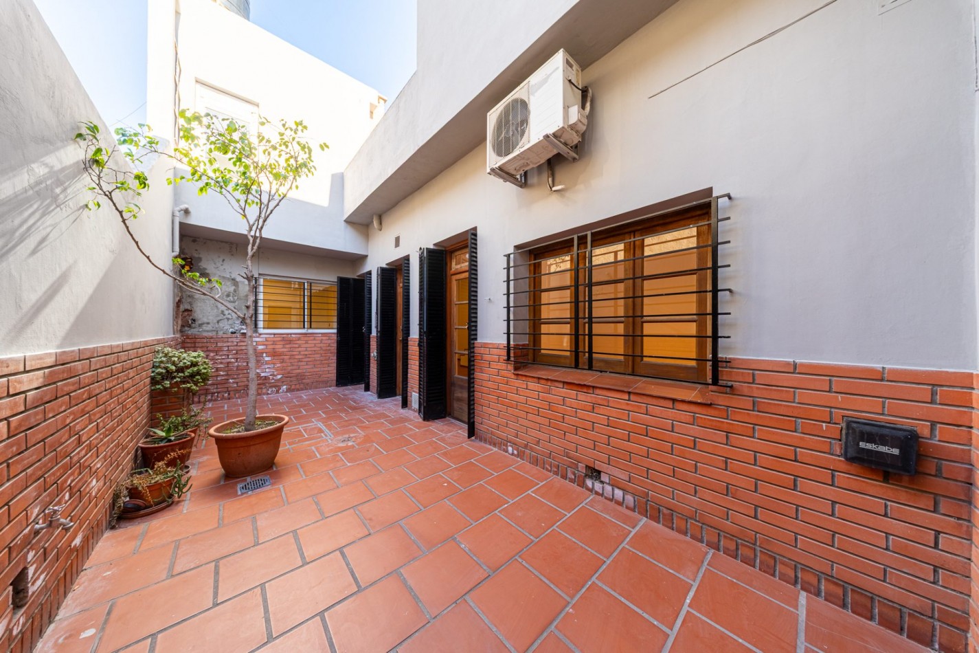 Casa de 3 dormitorios, patio, cochera y terraza con parrillero | Rosario