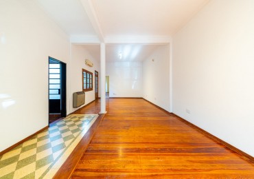 Casa de 3 dormitorios, patio, cochera y terraza con parrillero | Rosario